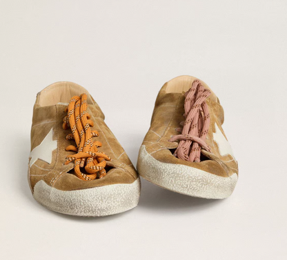 True-Star Donna in suede color tabacco con stella bianca e talloncino platino