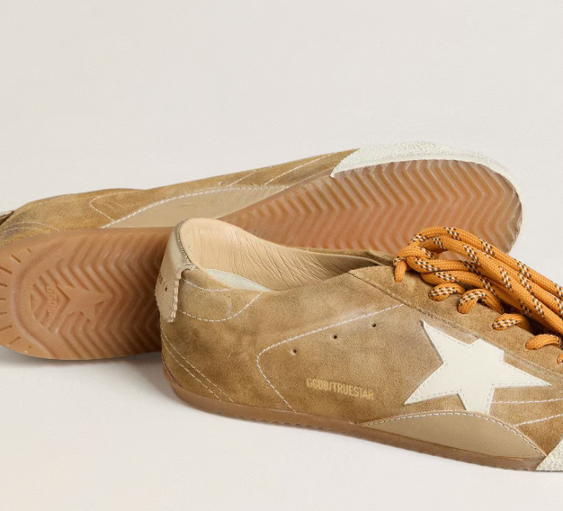 True-Star Donna in suede color tabacco con stella bianca e talloncino platino