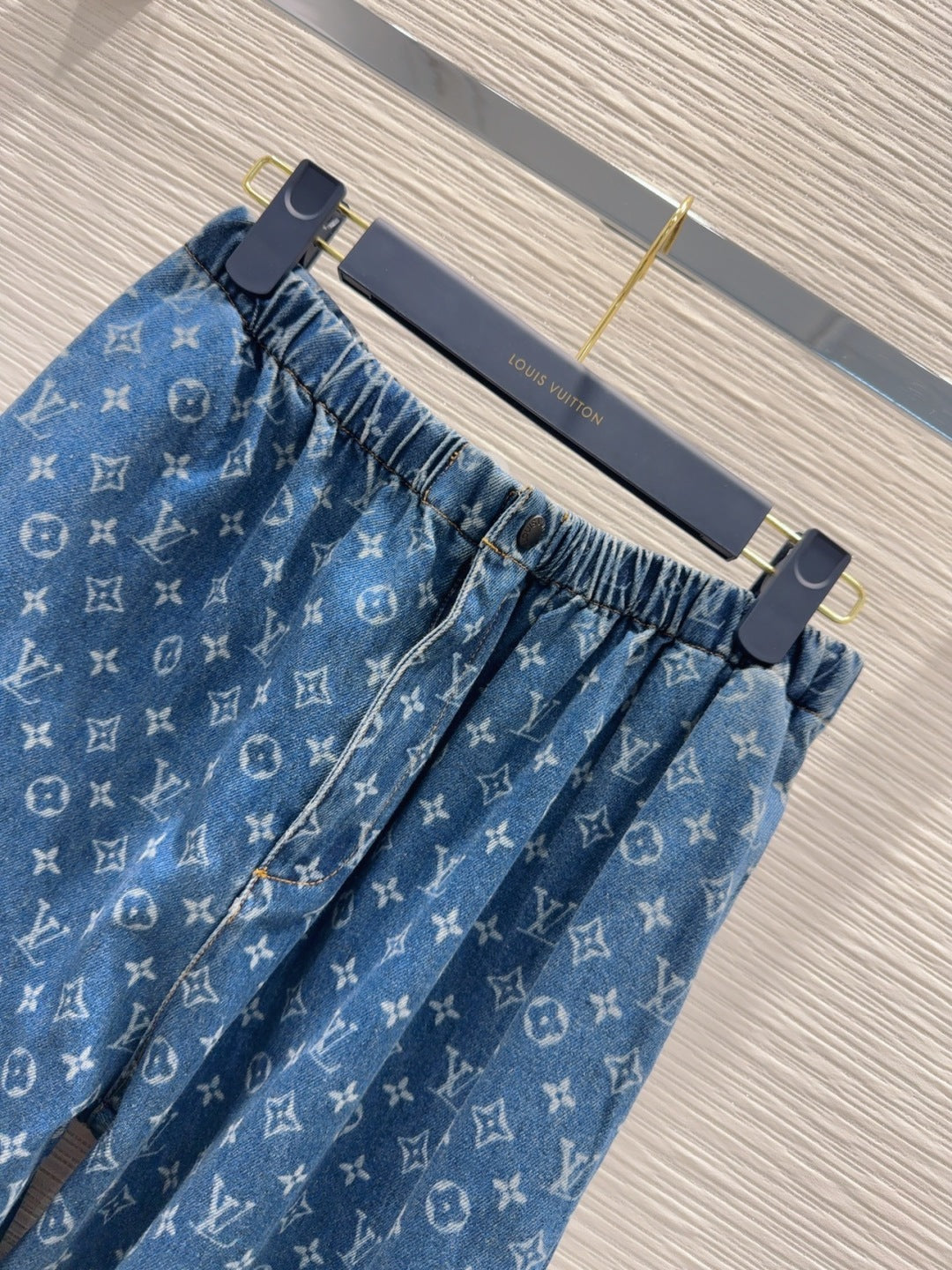 LV 25 Both Muscular Soft Denim Pants Blue Cotton