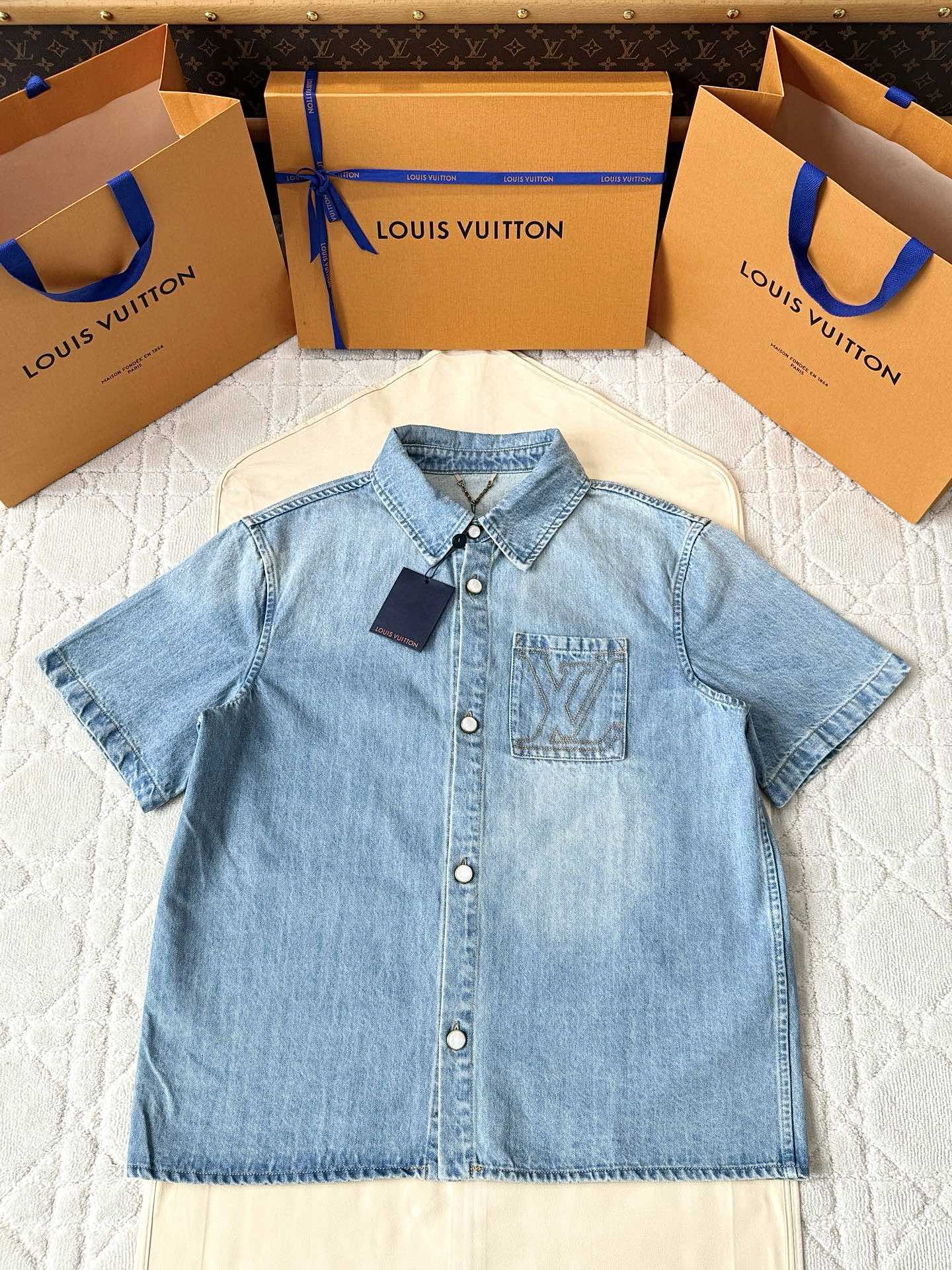 LV 25 Denim Pocket Embroidered Short Sleeve Shirt Blue Cotton